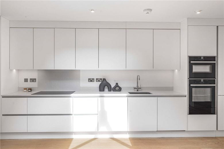 4 bedroom flat, Devonshire Place, Marylebone W1G - Available
