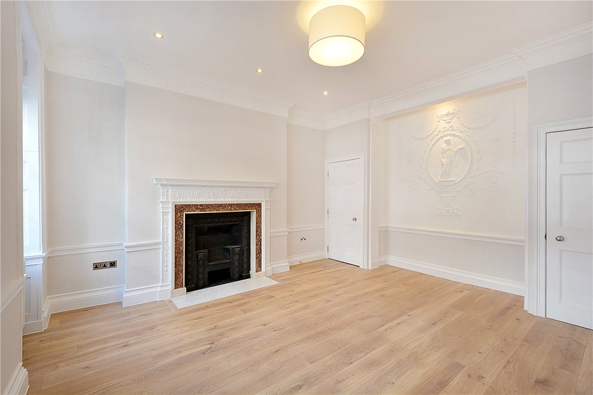 3 bedroom flat, Robert Adam Street, London W1U - Available