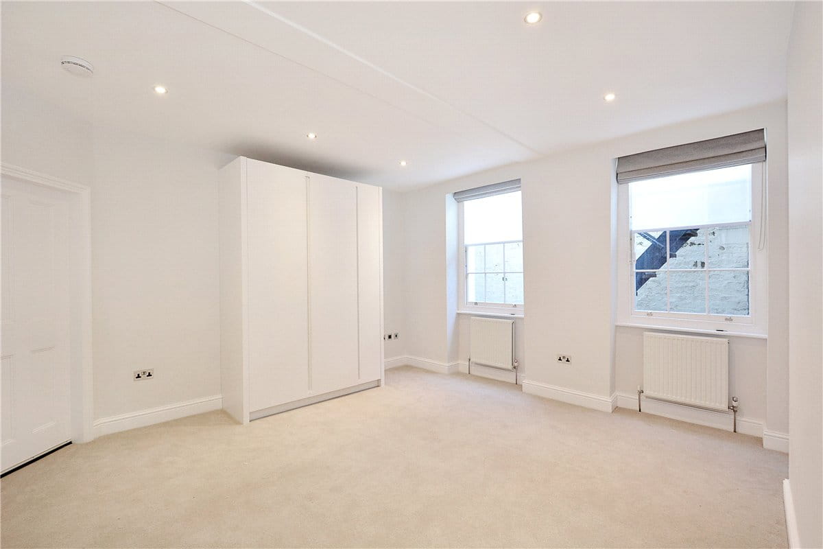 3 bedroom flat, Robert Adam Street, London W1U - Available