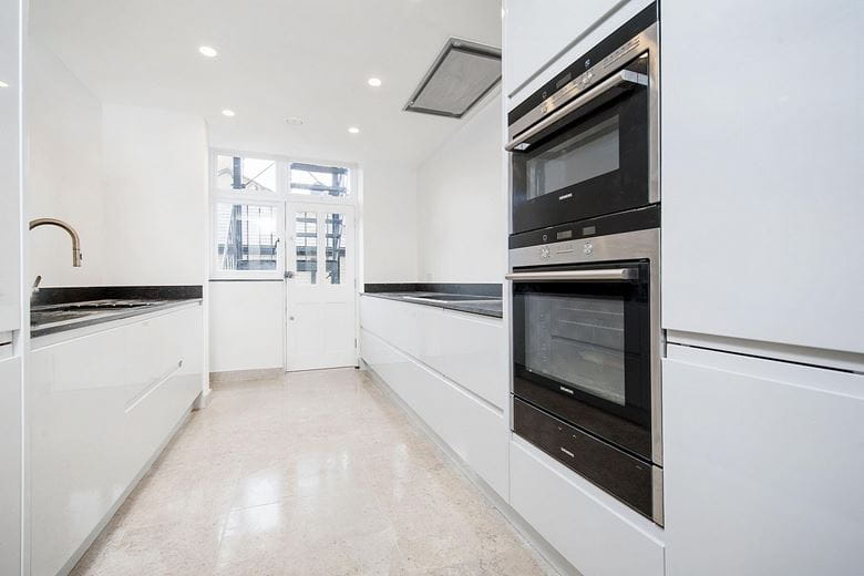 3 bedroom flat, Weymouth Street, Marylebone W1G - Available