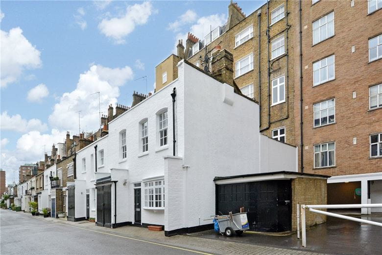 2 bedroom house, Gloucester Place Mews, Marylebone W1U - Available