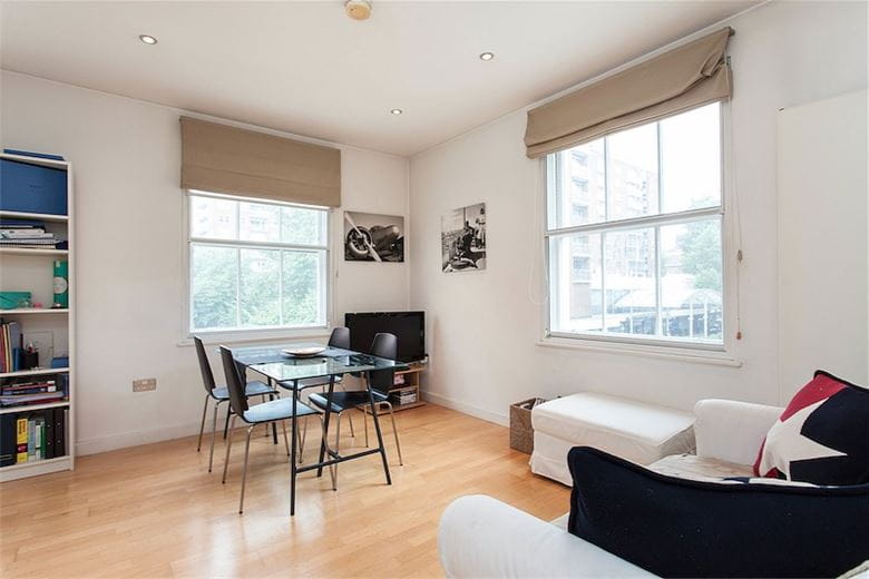 1 bedroom flat, Upper Berkeley Street, Marylebone W1H - Available