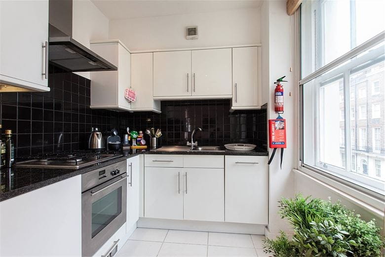 1 bedroom flat, Upper Berkeley Street, Marylebone W1H - Available