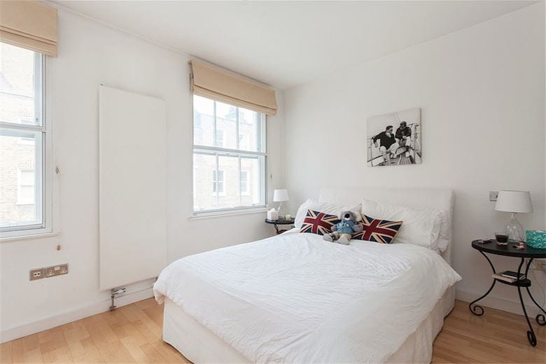 1 bedroom flat, Upper Berkeley Street, Marylebone W1H - Available