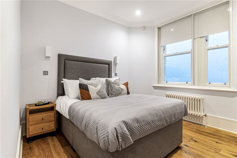 2 bedroom flat, Devonshire Place, Marylebone W1G - Available