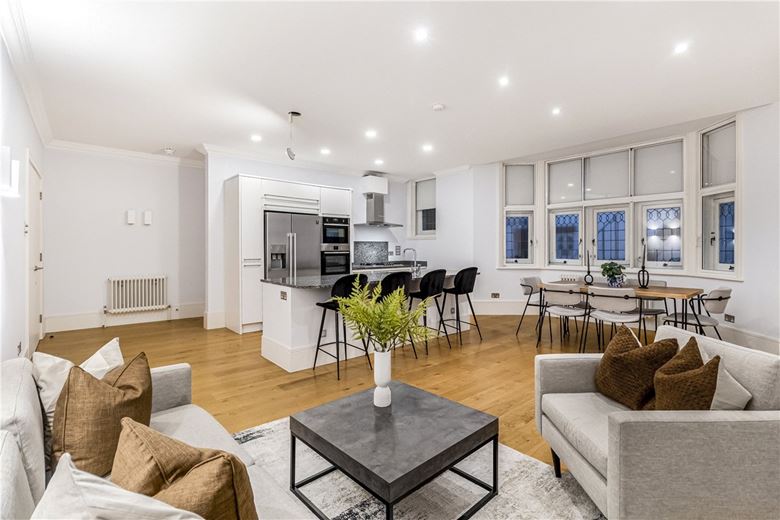 2 bedroom flat, Devonshire Place, Marylebone W1G - Available