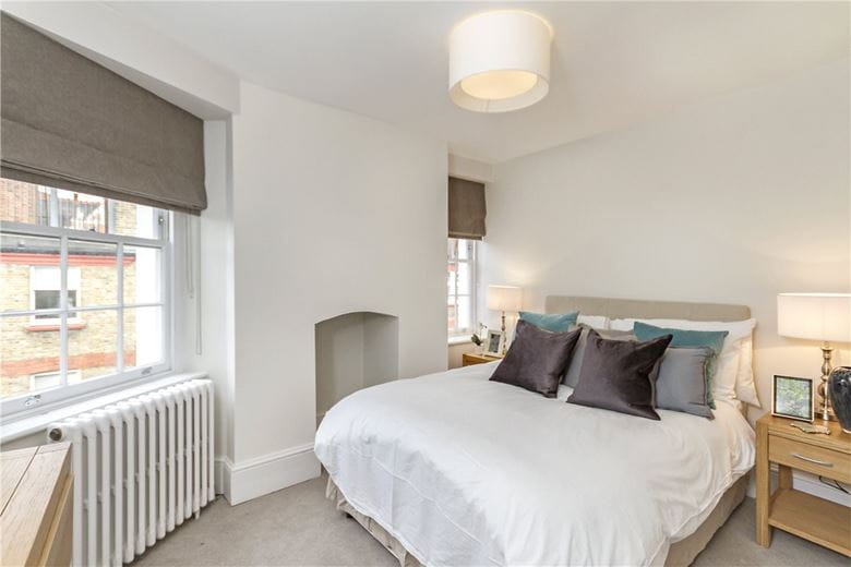 2 bedroom flat, Manchester Street, Marylebone W1U - Available