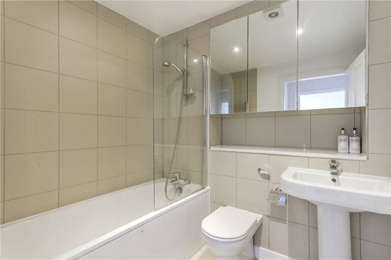 2 bedroom flat, Manchester Street, Marylebone W1U - Available