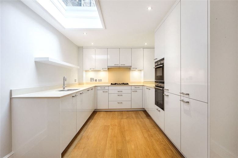 2 bedroom flat, Seymour Street, Marylebone W1H - Available