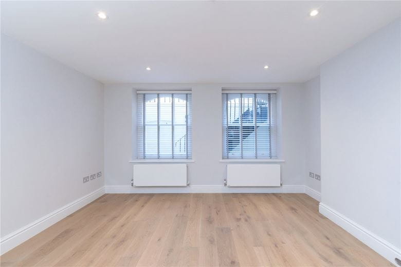 1 bedroom flat, Upper Berkeley Street, Marylebone W1H - Available
