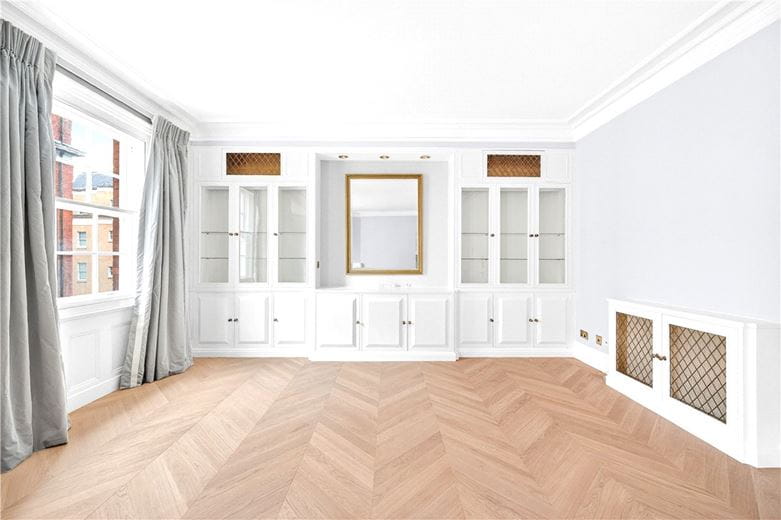 4 bedroom flat, Cumberland Mansions, George Street W1H - Available