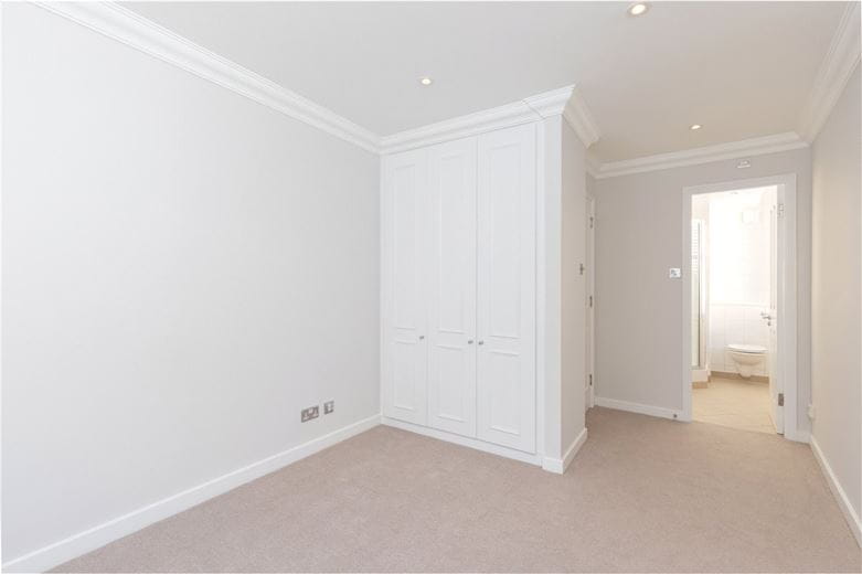 2 bedroom flat, Manchester Street, Marylebone W1U - Available