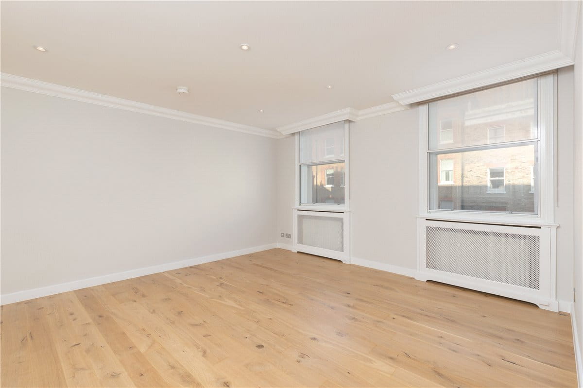 2 bedroom flat, Manchester Street, Marylebone W1U - Available