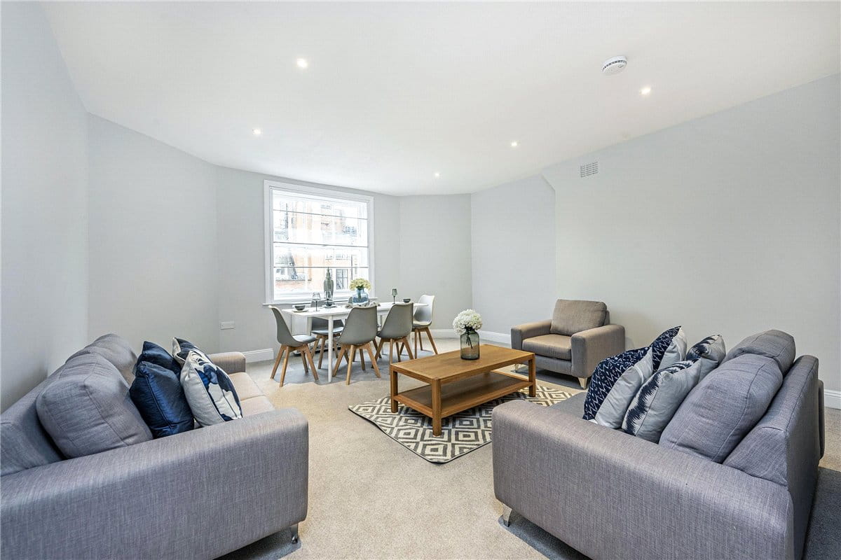 3 bedroom flat, Upper Wimpole Street, Marylebone W1G - Available