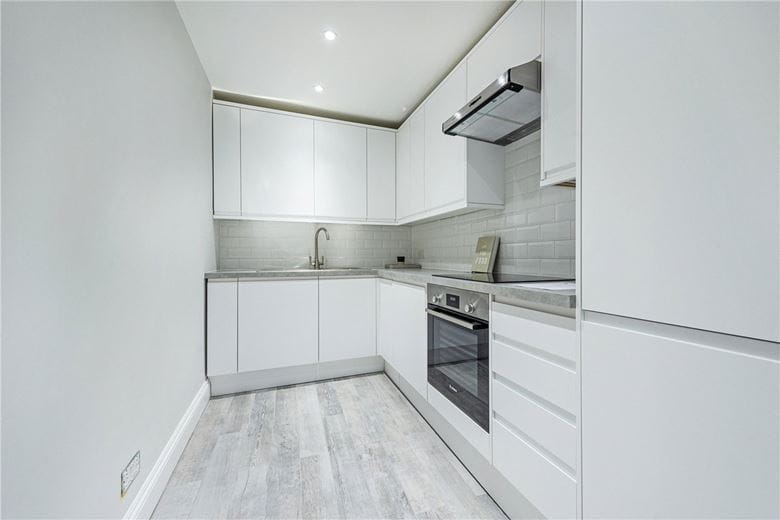 3 bedroom flat, Upper Wimpole Street, Marylebone W1G - Available