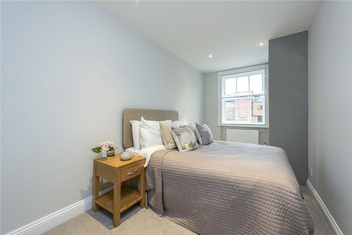 3 bedroom flat, Upper Wimpole Street, Marylebone W1G - Available