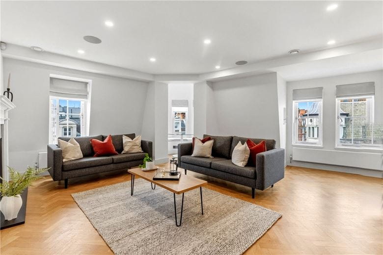 2 bedroom flat, New Cavendish Street, Marylebone W1G - Available