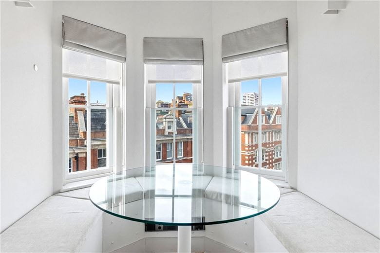 2 bedroom flat, New Cavendish Street, Marylebone W1G - Available