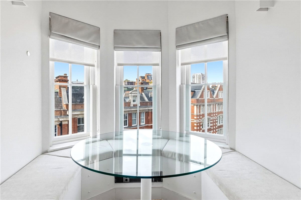 2 bedroom flat, New Cavendish Street, Marylebone W1G - Available