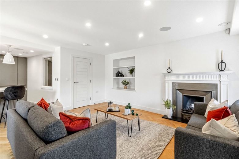 2 bedroom flat, New Cavendish Street, Marylebone W1G - Available