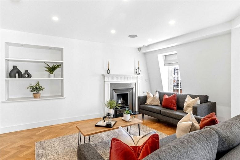 2 bedroom flat, New Cavendish Street, Marylebone W1G - Available