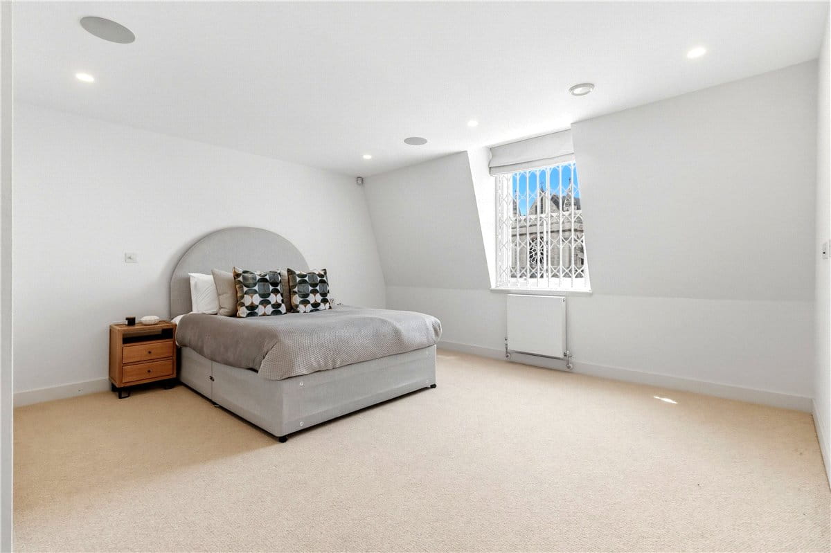 2 bedroom flat, New Cavendish Street, Marylebone W1G - Available