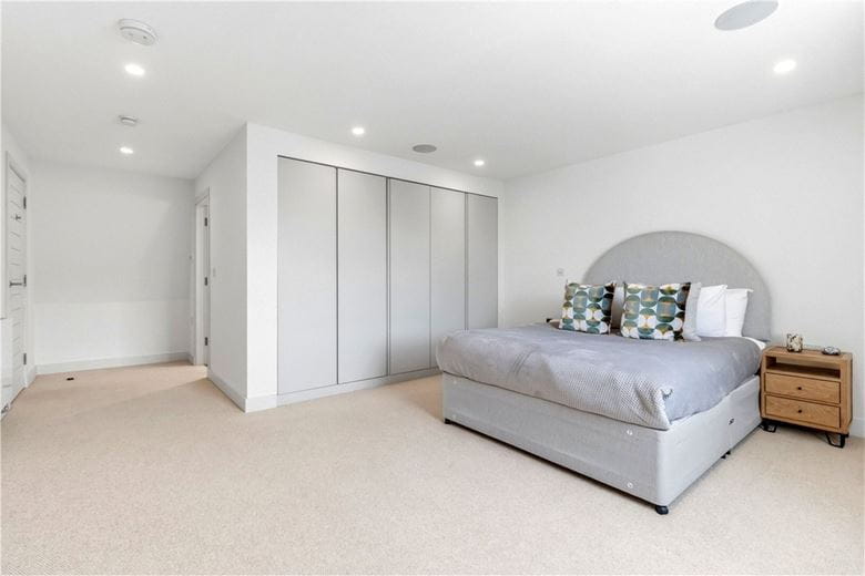2 bedroom flat, New Cavendish Street, Marylebone W1G - Available
