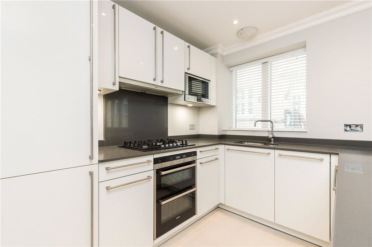 2 bedroom flat, Great Cumberland Place, Marylebone W1H - Available