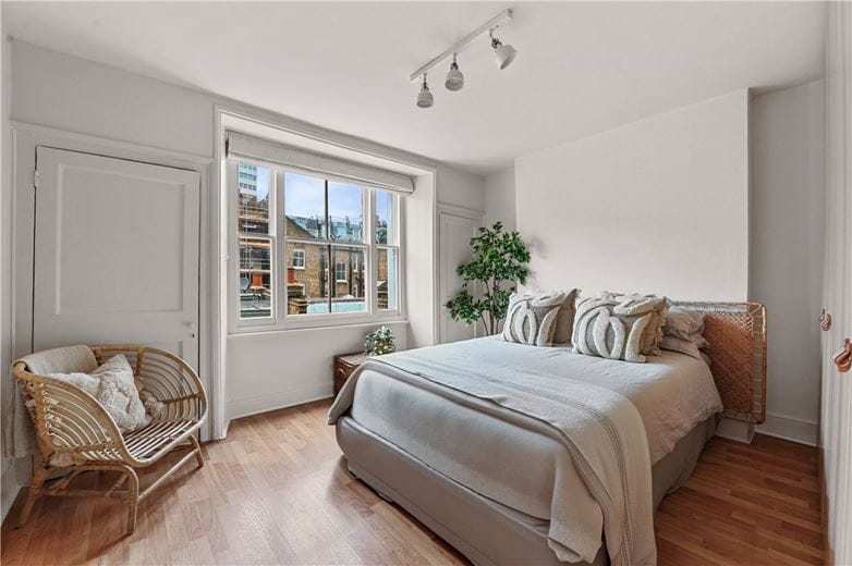2 bedroom flat, Nottingham Place, Marylebone W1U - Available