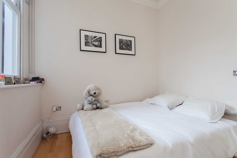 1 bedroom flat, Upper Berkeley Street, Marylebone W1H - Available