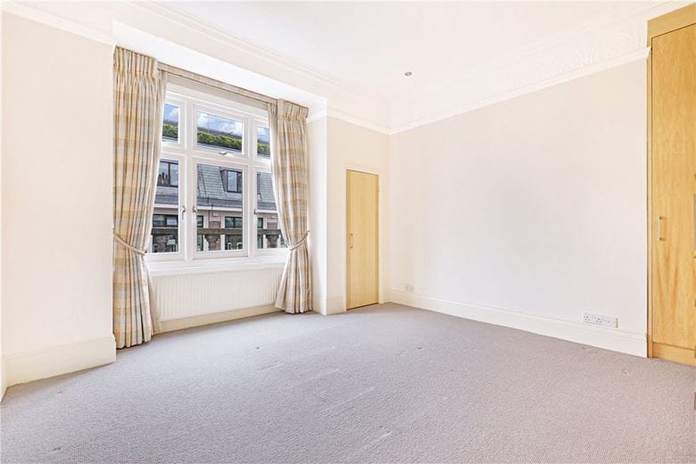 3 bedroom flat, New Cavendish Street, Marylebone W1W - Available