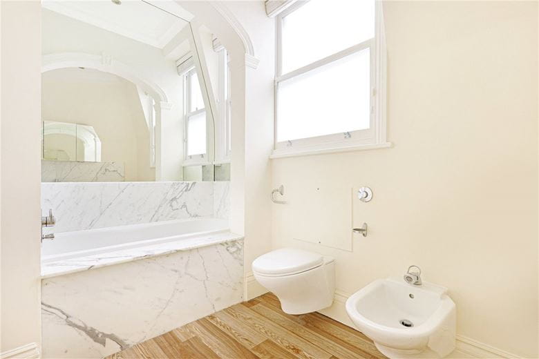 3 bedroom flat, New Cavendish Street, Marylebone W1W - Available