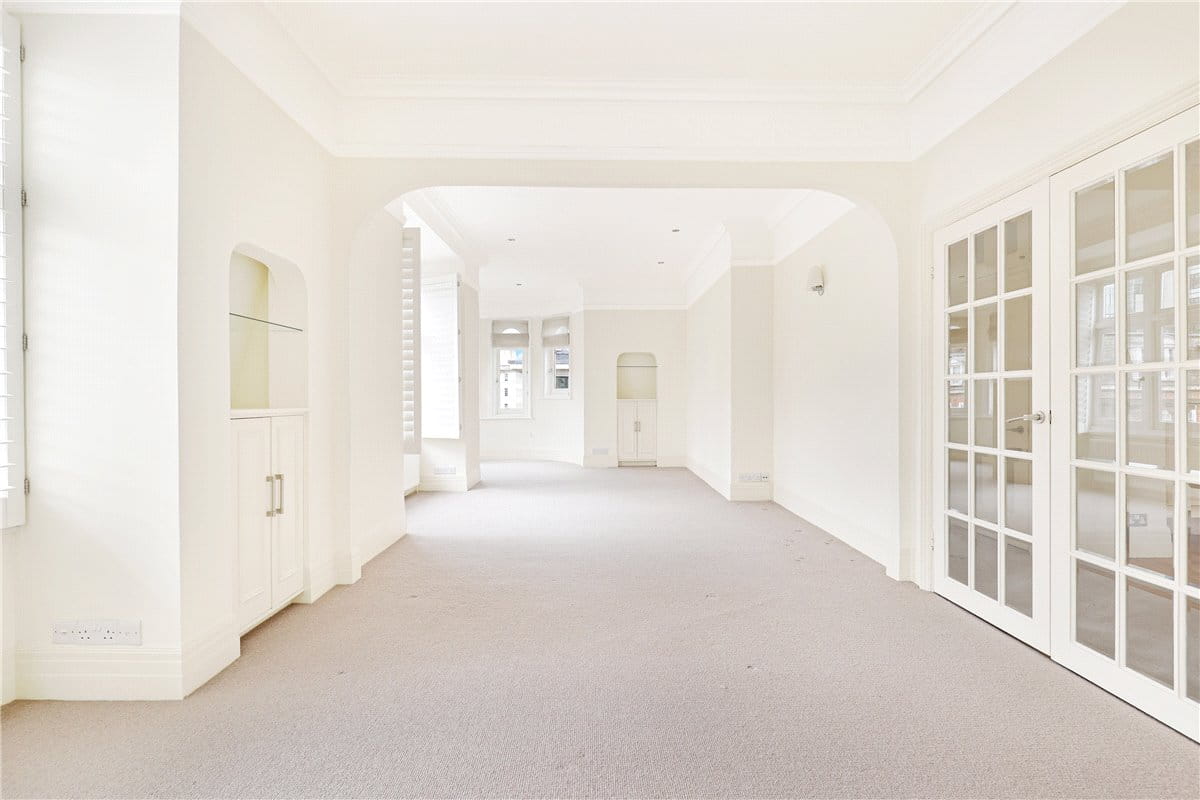 3 bedroom flat, New Cavendish Street, Marylebone W1W - Available