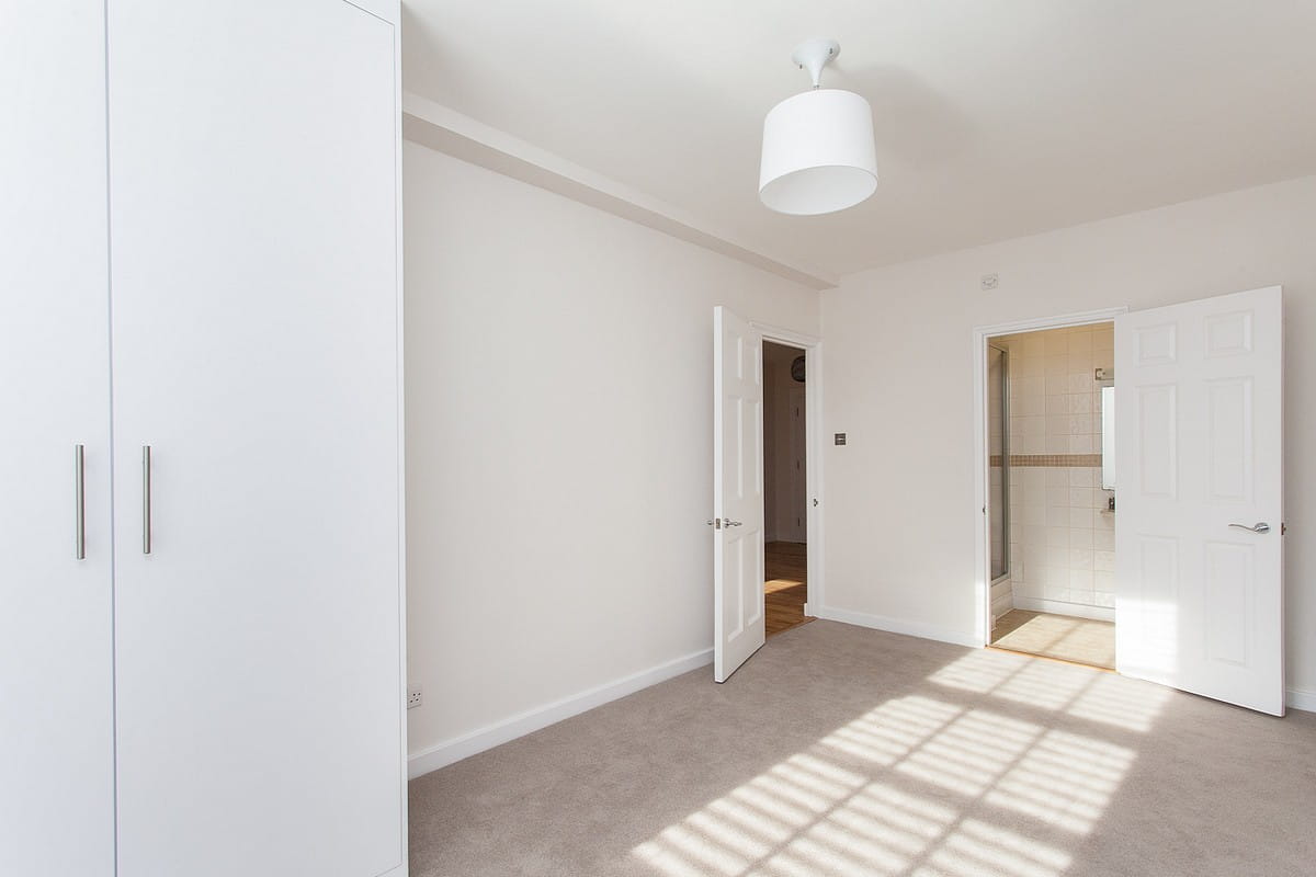 3 bedroom flat, George Street, Marylebone W1H - Available