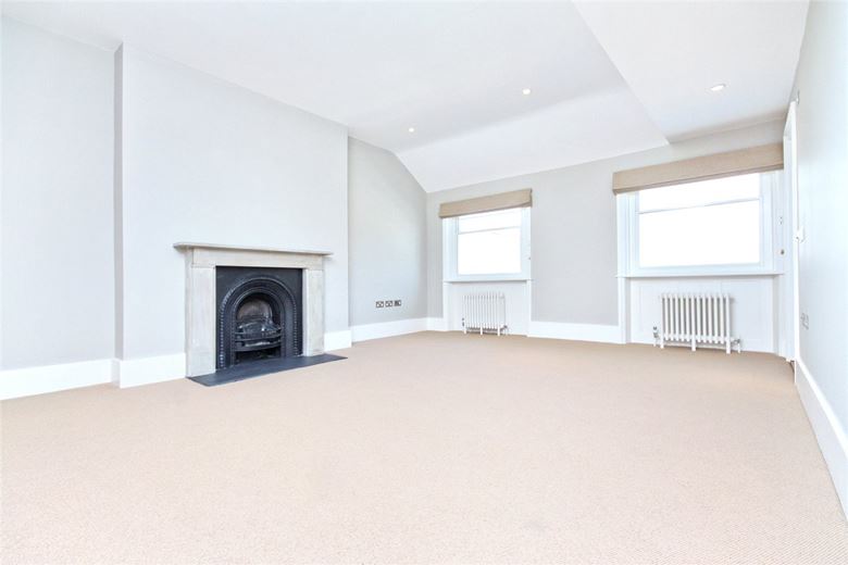 3 bedroom flat, Gloucester Place, Marylebone W1U - Available