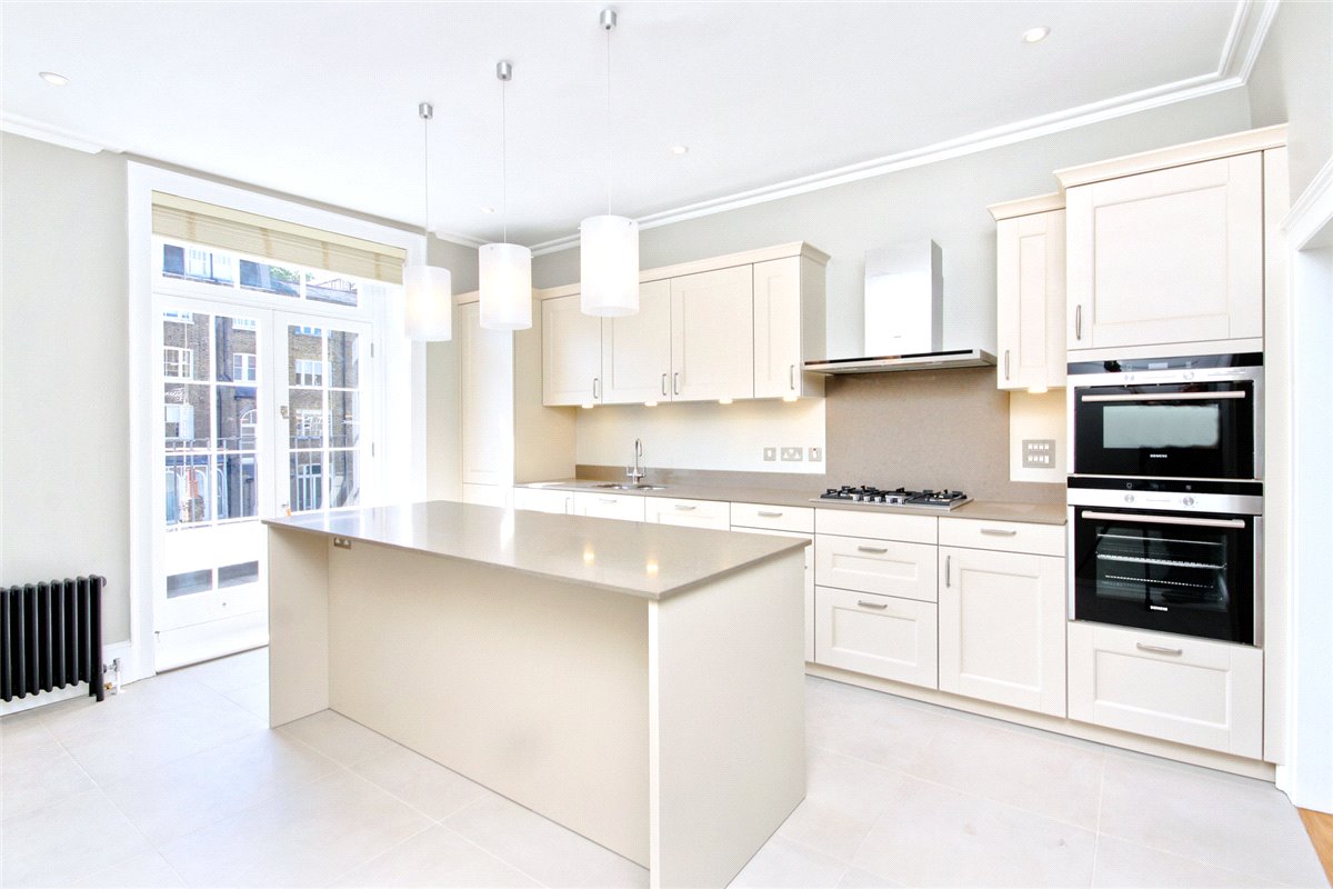 3 bedroom flat, Gloucester Place, Marylebone W1U - Available