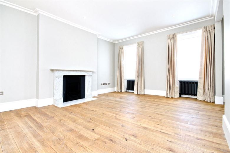 3 bedroom flat, Gloucester Place, Marylebone W1U - Available