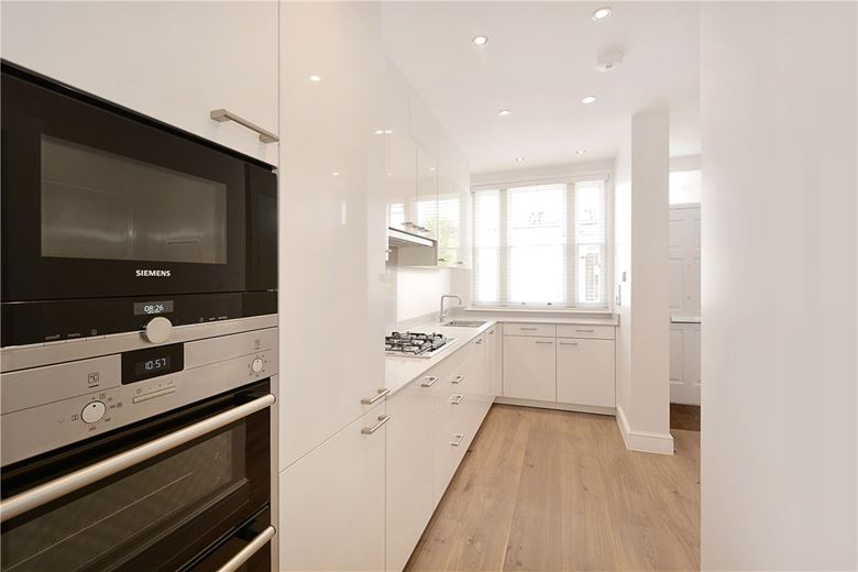 2 bedroom house, Gloucester Place Mews, Marylebone W1U - Available