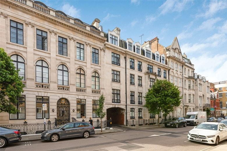 3 bedroom flat, Weymouth Street, Marylebone W1G - Available