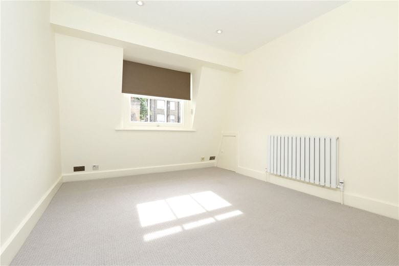 2 bedroom house, Devonshire Mews South, London W1G - Available