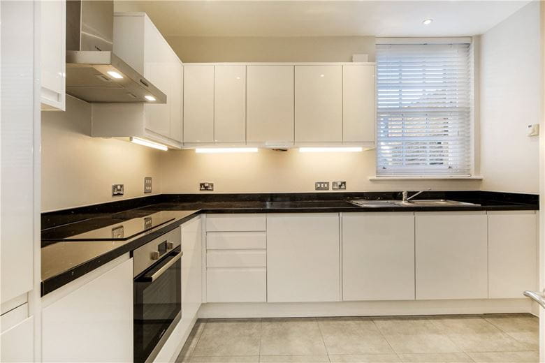 2 bedroom flat, Seymour Place, Marylebone W1H - Available