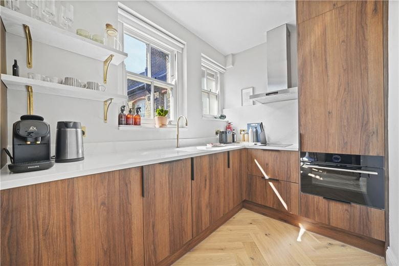 2 bedroom flat, Taunton Place, London NW1 - Available