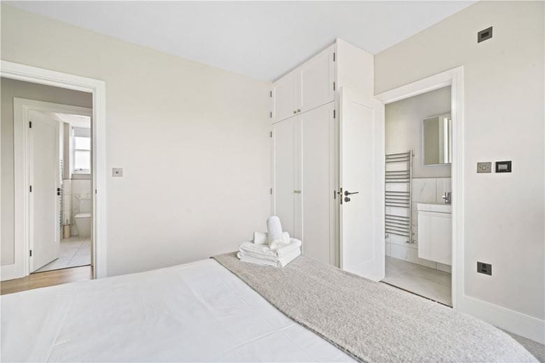 3 bedroom flat, Taunton Place, London NW1 - Available