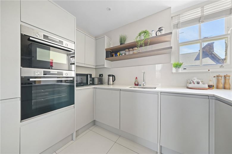 3 bedroom flat, Taunton Place, London NW1 - Available