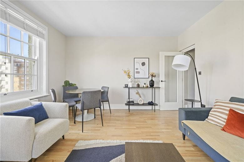 3 bedroom flat, Taunton Place, London NW1 - Available