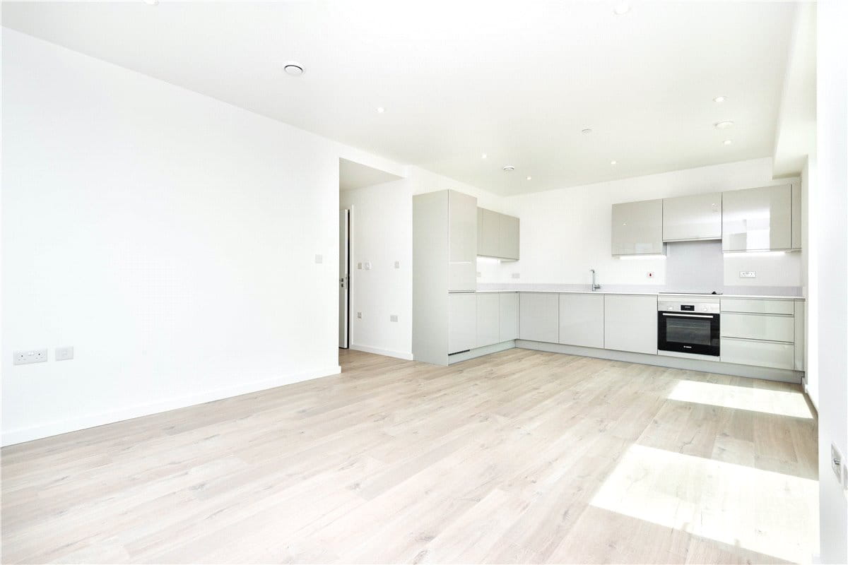 2 bedroom flat, Heartwell Avenue, London E16