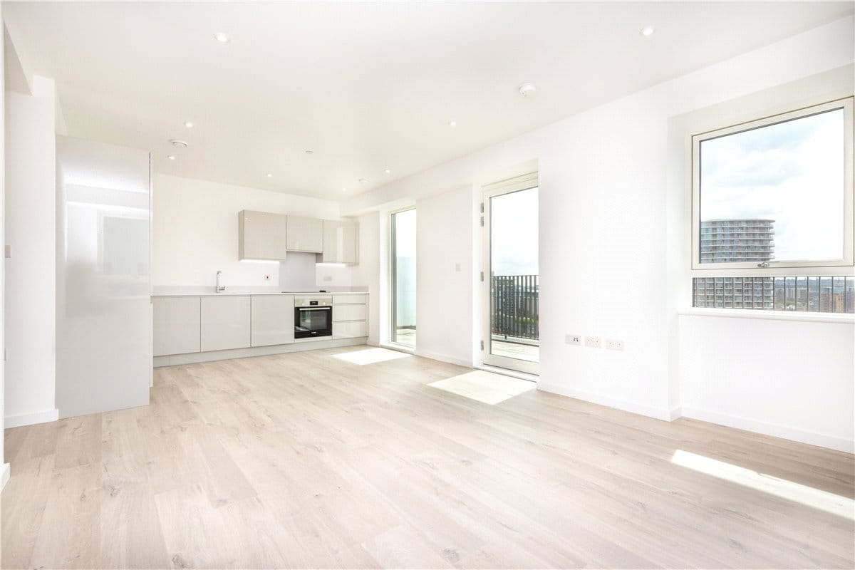 2 bedroom flat, Heartwell Avenue, London E16