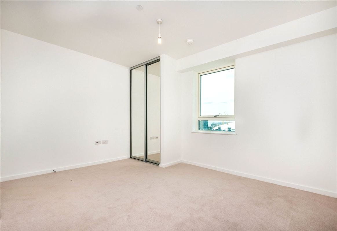 2 bedroom flat, Heartwell Avenue, London E16