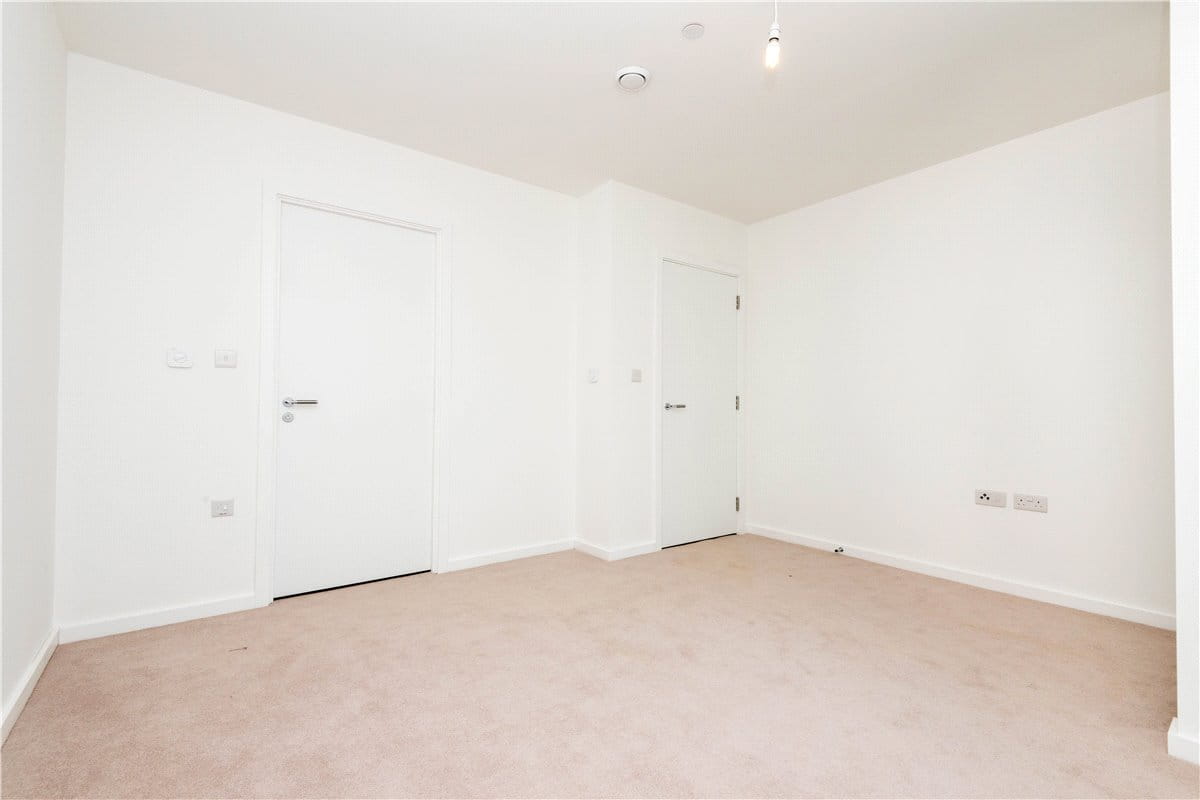 2 bedroom flat, Heartwell Avenue, London E16