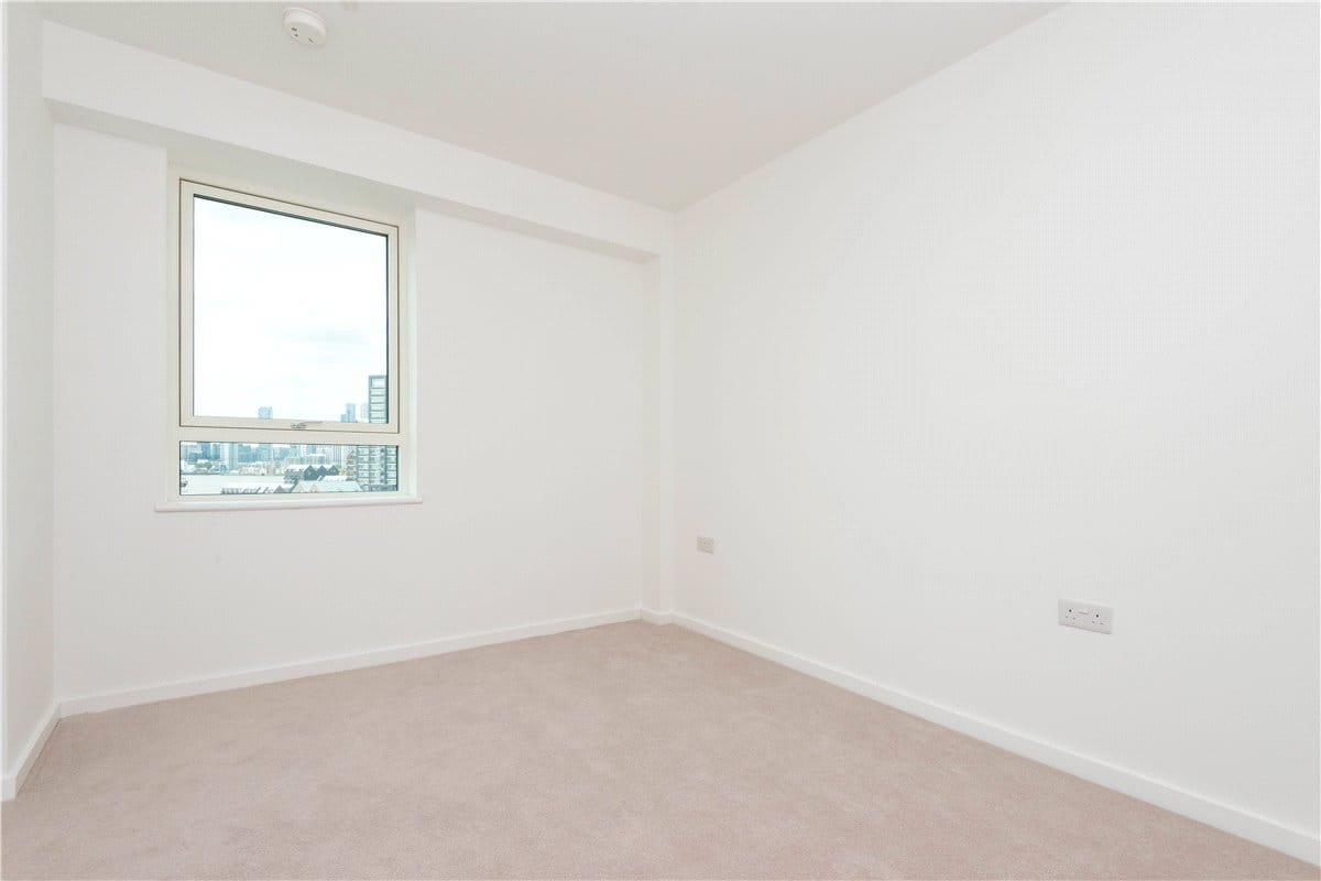 2 bedroom flat, Heartwell Avenue, London E16